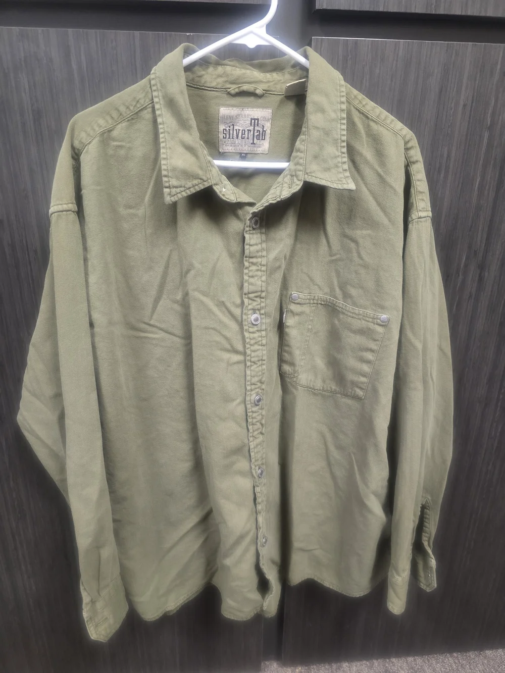 Vintage Levi’s SilverTab Men’s XL Olive Green Button-Up Shirt Oversized 90s Y2K